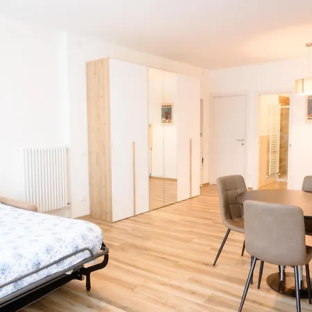 Monolocale Centro 波代诺内